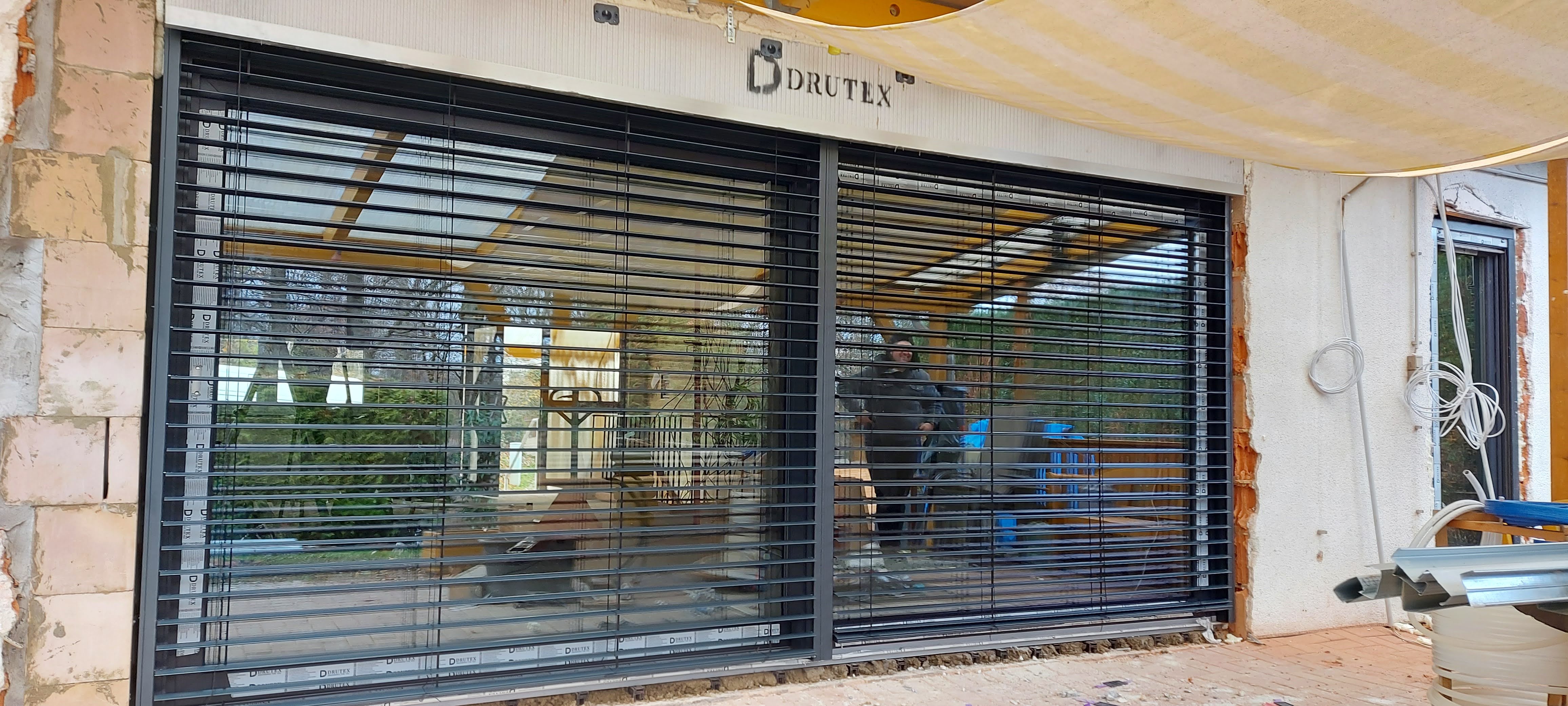 Hebeschiebetür mit Raffstore